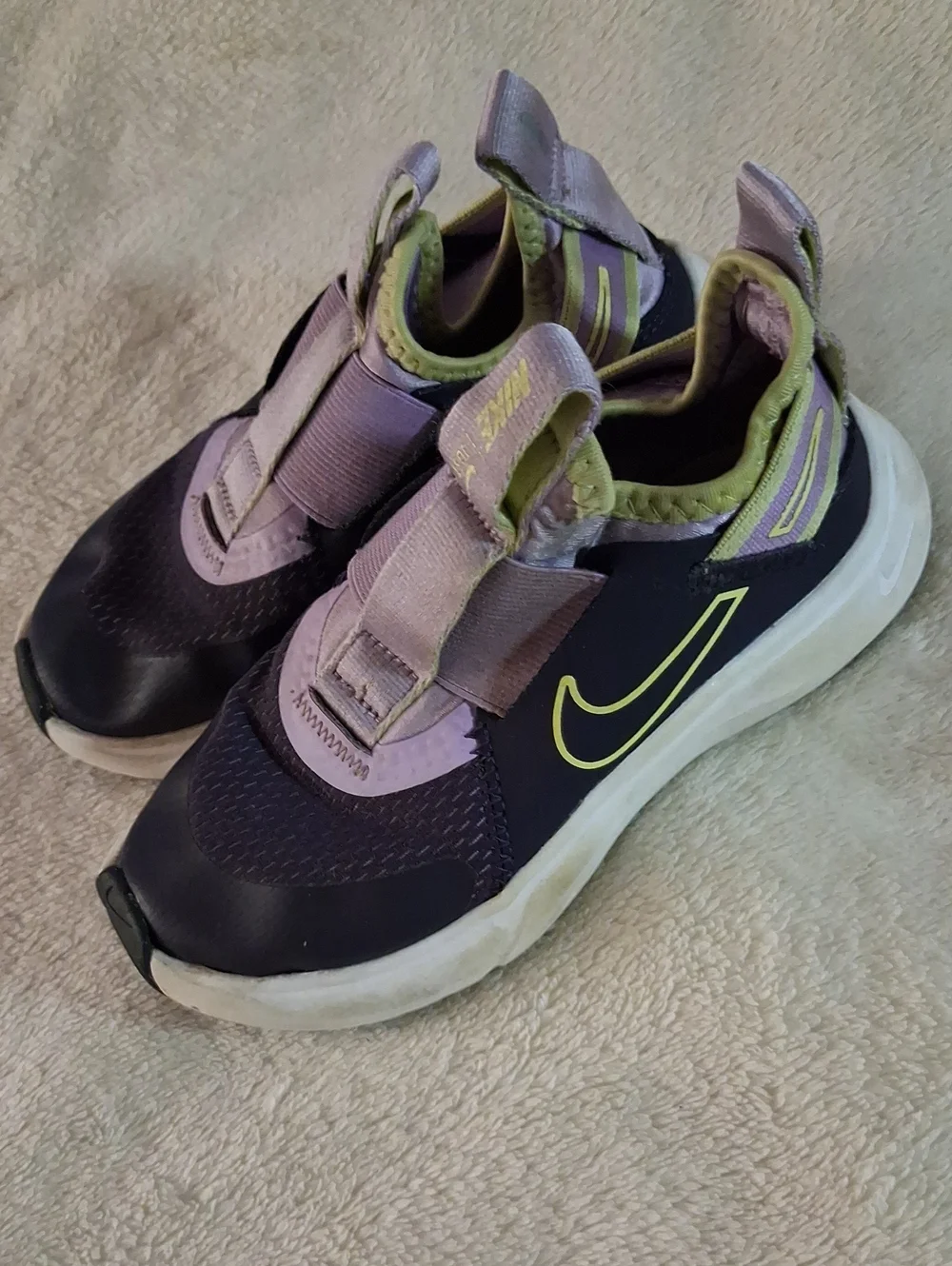 Nike Kids Slip-On Sneakers in Black, Purple and Lime Size 11